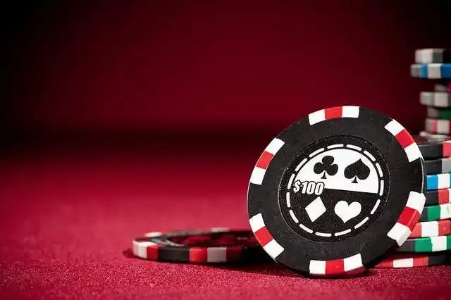 Dealer langsung dan permainan live casino interaktif di surgadewa